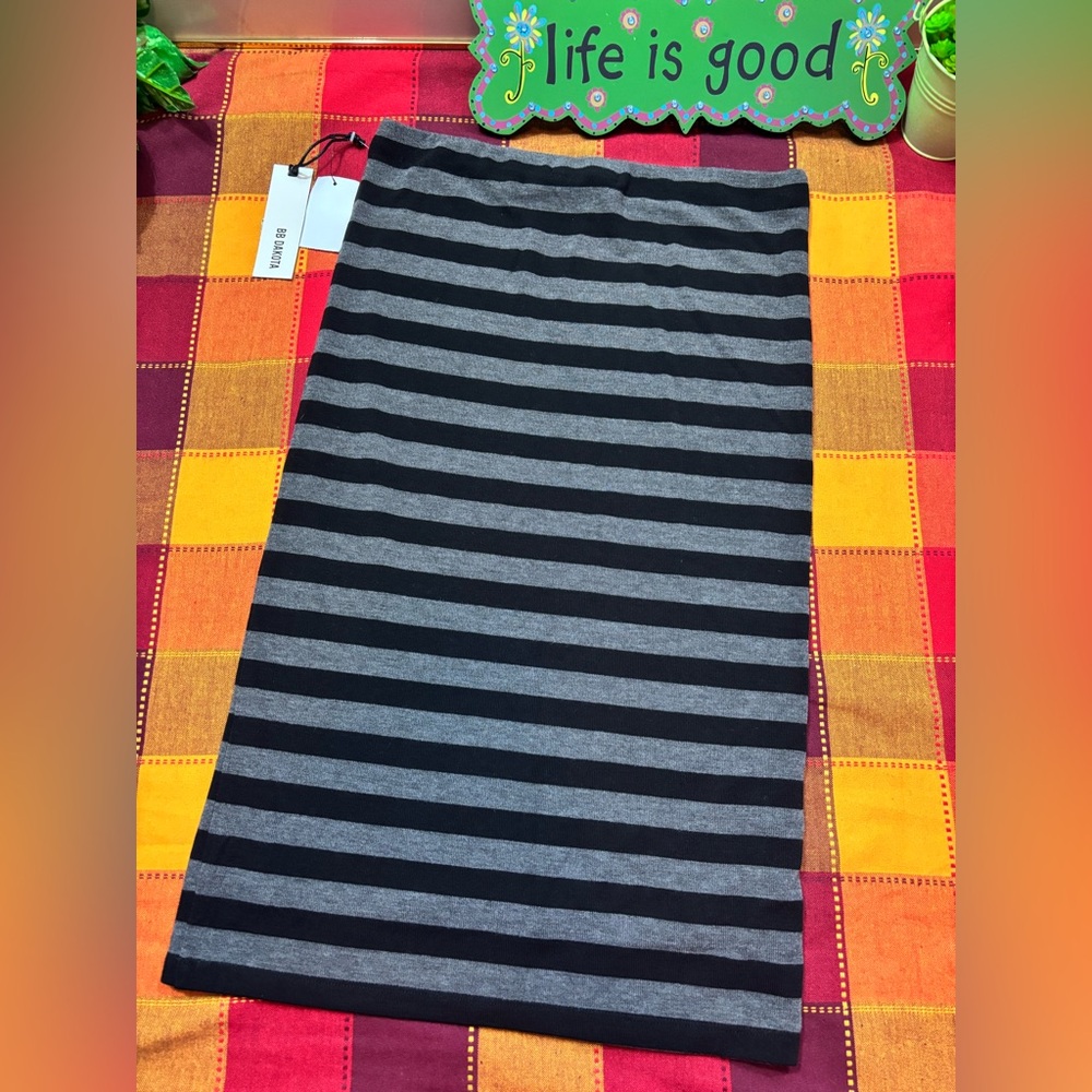 Black Grey Stripes Pencil skirt - Picture 2 of 9